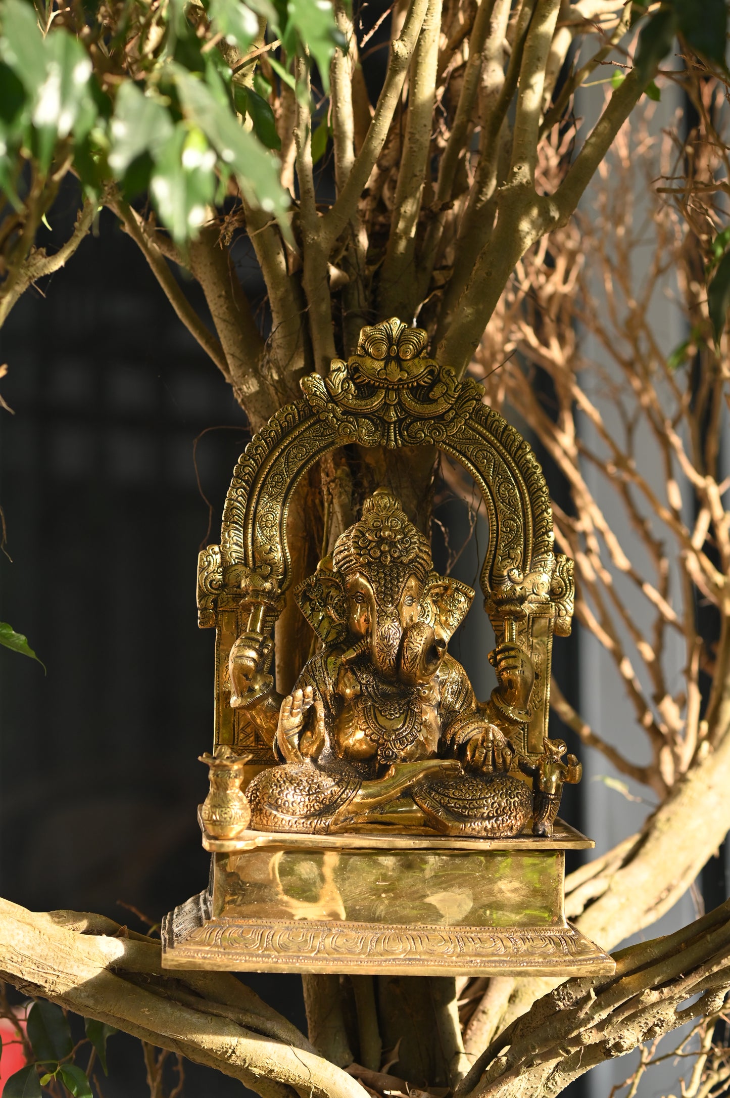 Lord Ganesha with prabhapeedam