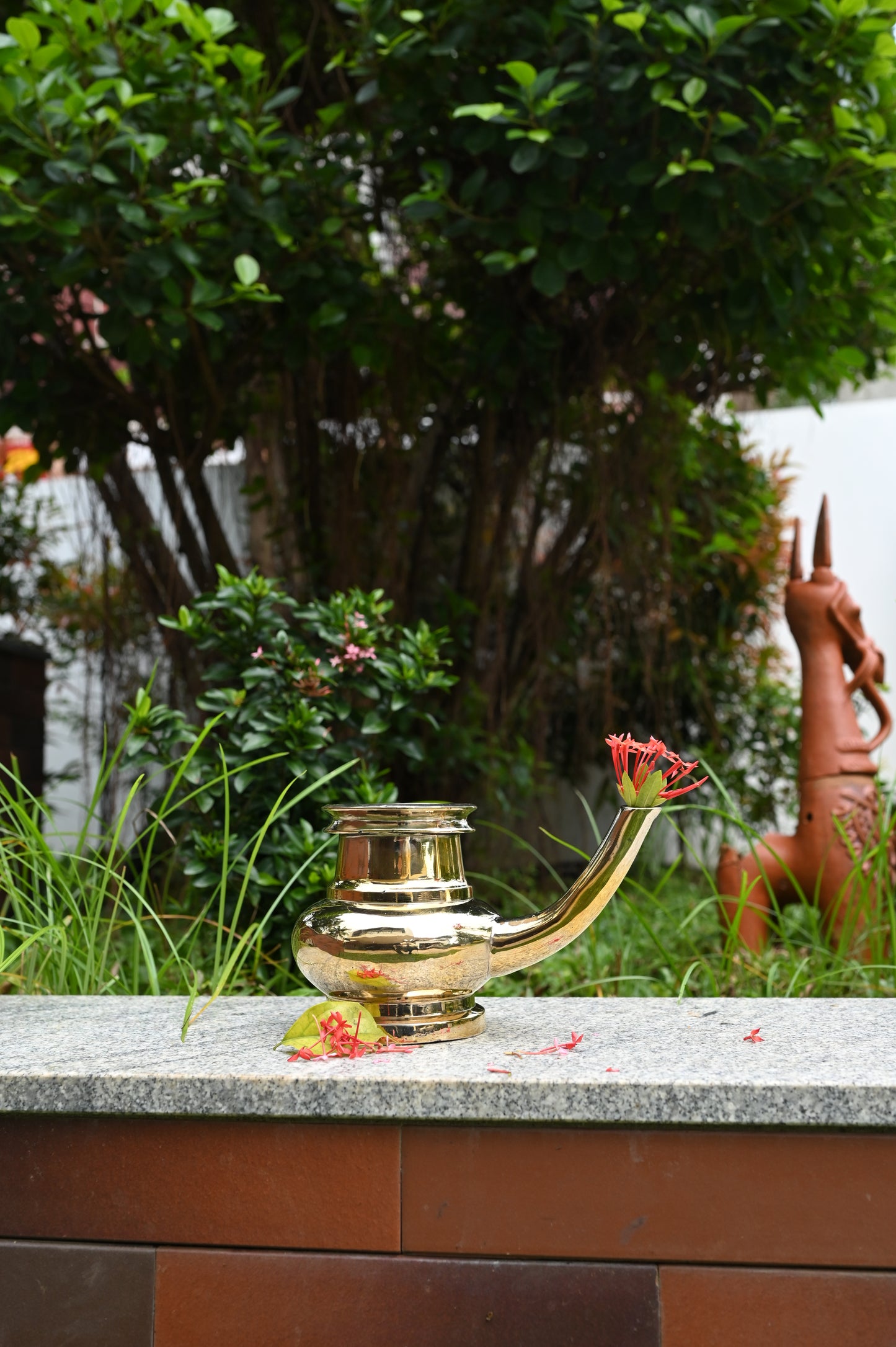 Kerala Bronze Handmade Kindi - Medium