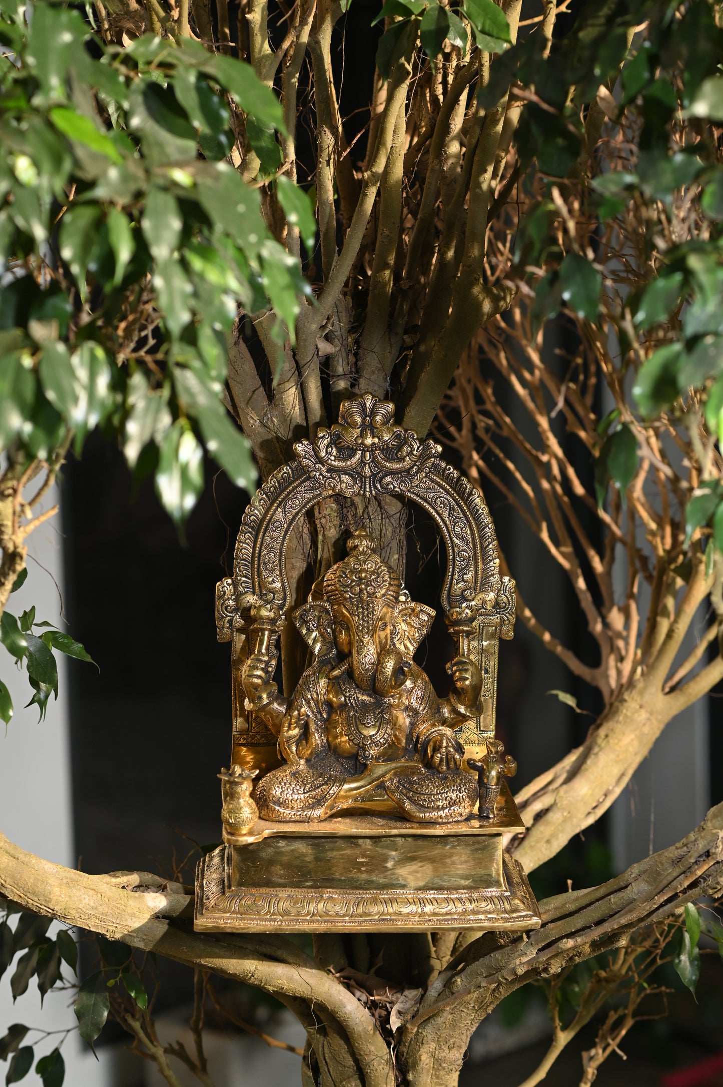 Lord Ganesha with prabhapeedam