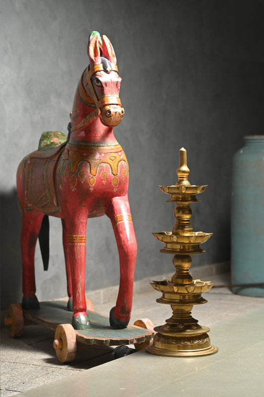 Vaasthu Vilakku Brass Oil Lamp - Medium