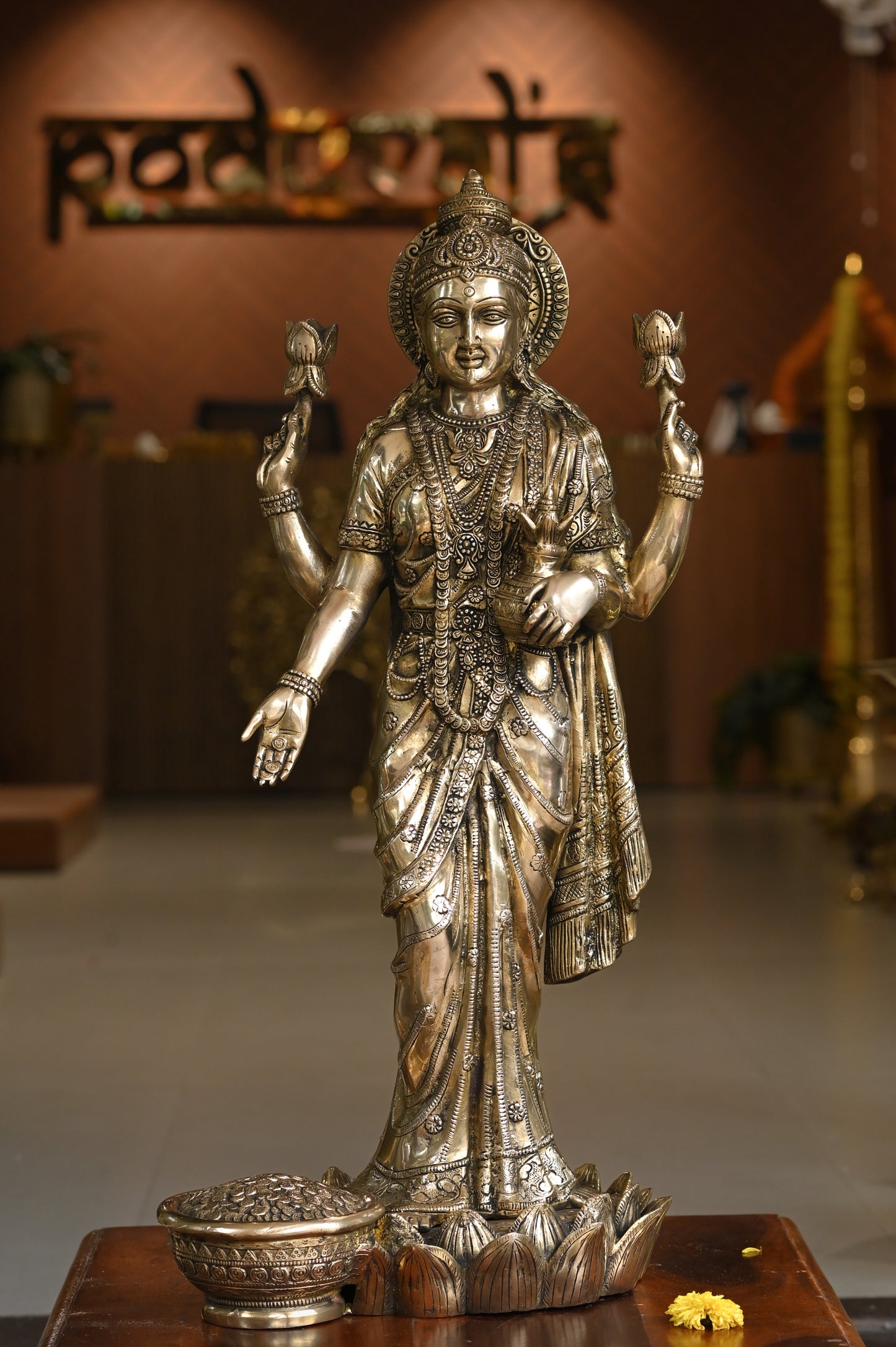 Goddess Lakshmi Idol