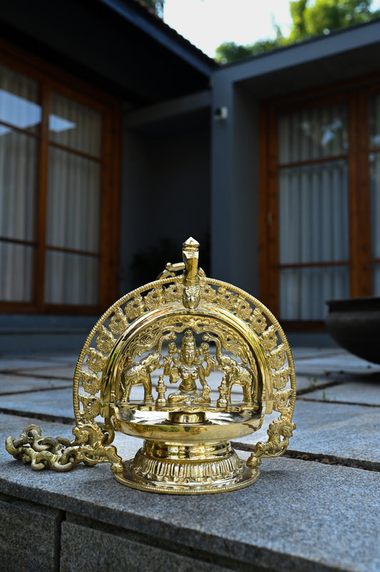 Gaja Lakshmi Thooku Vilakku