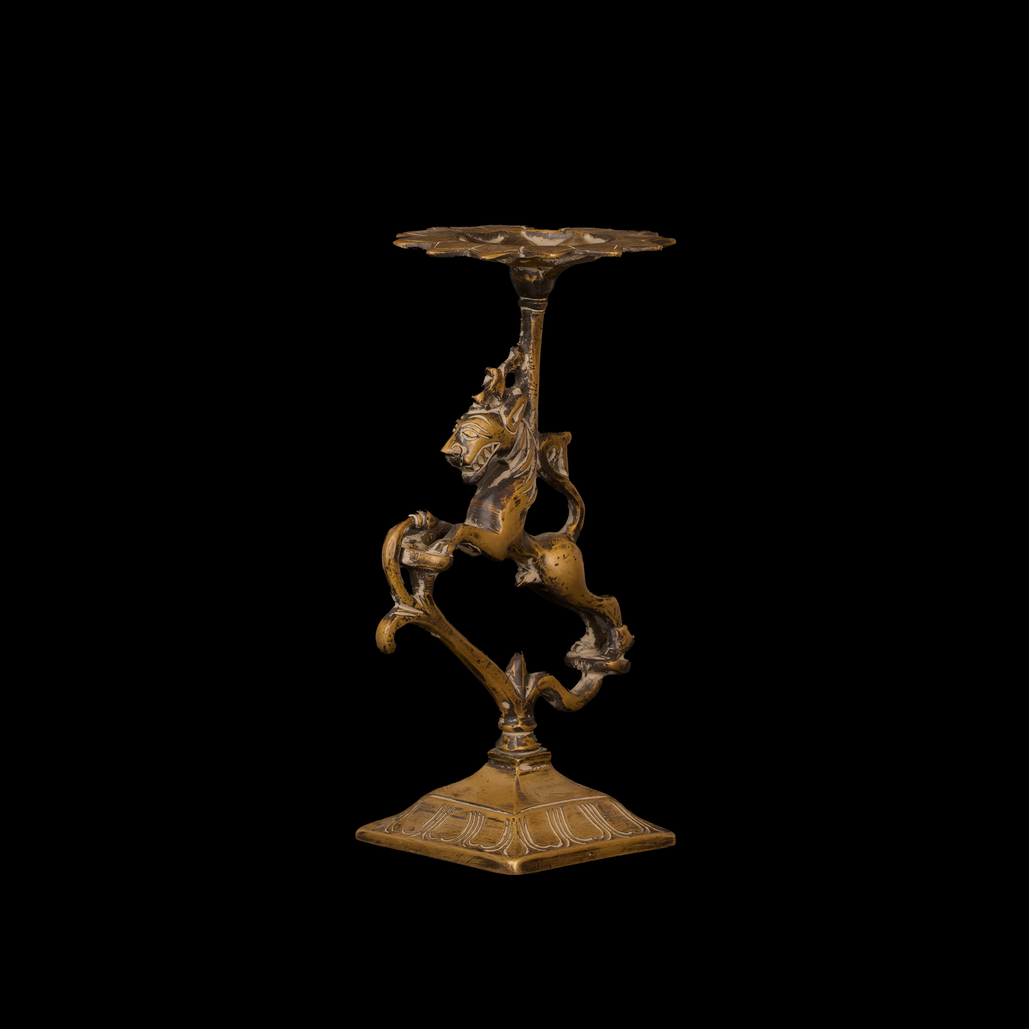 YALI CANDLE STAND 9"